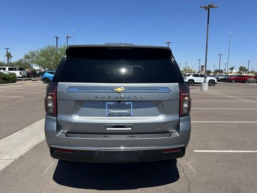 Sterling Gray Metallic 2024 Chevrolet Suburban LT