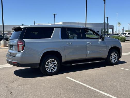 Sterling Gray Metallic 2024 Chevrolet Suburban LT