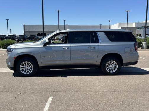 Sterling Gray Metallic 2024 Chevrolet Suburban LT