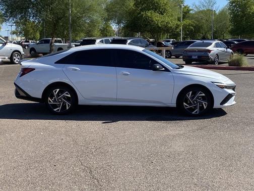 2025 Hyundai ELANTRA HEV SEL Sport