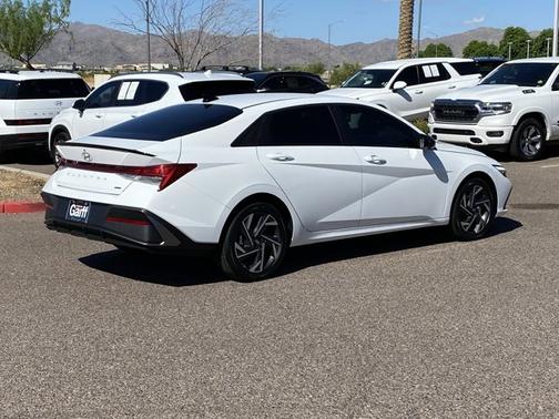 2025 Hyundai ELANTRA HEV SEL Sport