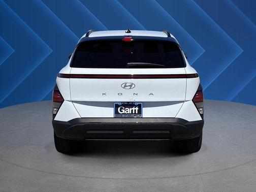 Atlas White 2026 Hyundai KONA SEL Sport
