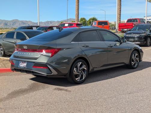 2024 Hyundai ELANTRA HEV Limited