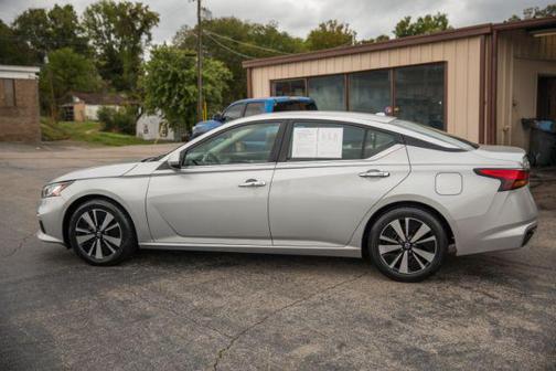 2021 Nissan Altima 2.5 SV