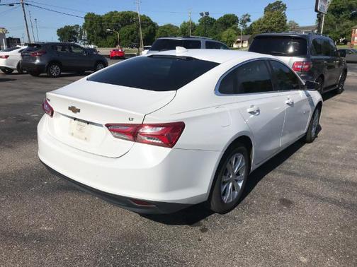 Summit White 2019 Chevrolet Malibu LT