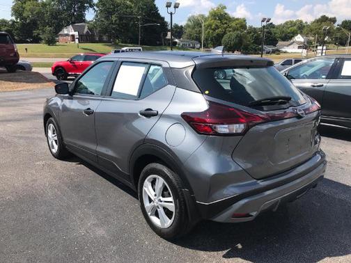 Gun Metallic 2024 Nissan Kicks S