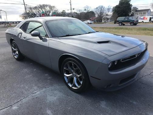 2017 Dodge Challenger SXT