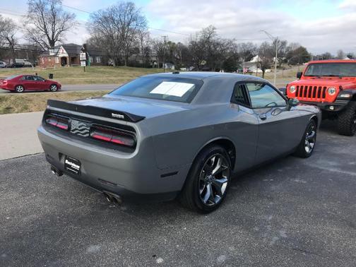 2017 Dodge Challenger SXT