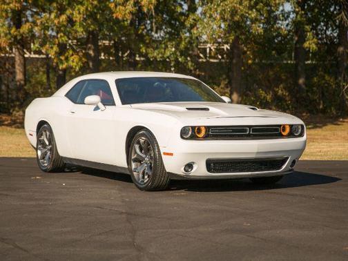 2015 Dodge Challenger SXT Plus