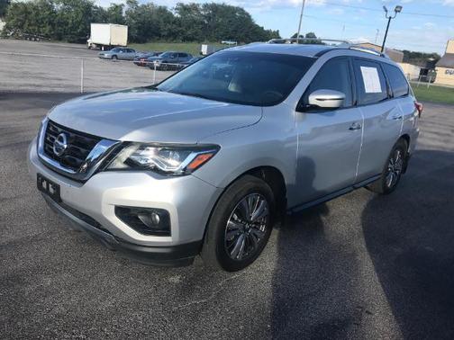 2020 Nissan Pathfinder SV