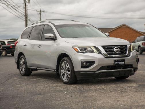 2020 Nissan Pathfinder SV