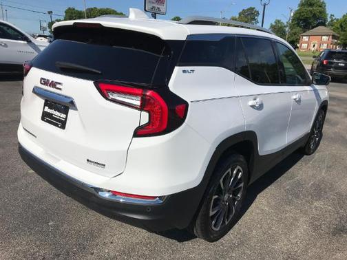 Summit White 2022 GMC Terrain SLT