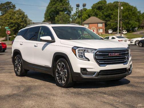 Summit White 2022 GMC Terrain SLT