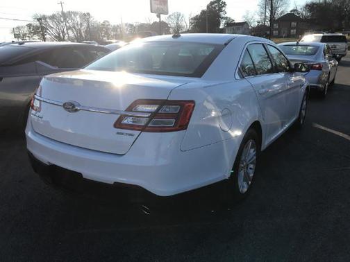 2018 Ford Taurus SE