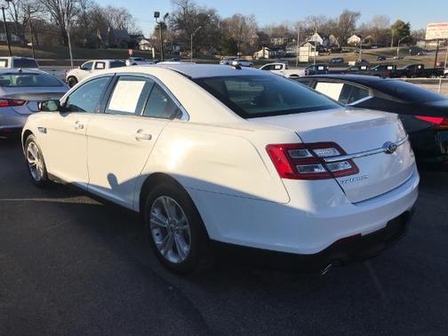 2018 Ford Taurus SE