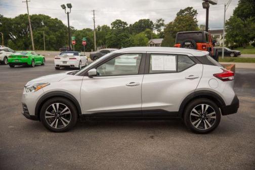 Gun Metallic 2020 Nissan Kicks SV