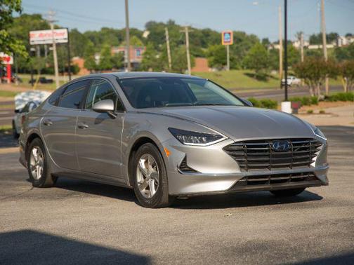 Shimmering Silver Pearl 2020 Hyundai SONATA SE