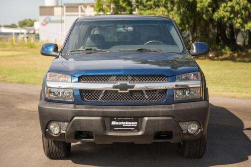 Blue 2002 Chevrolet Avalanche 1500 Z66