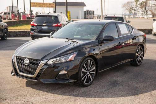 2022 Nissan Altima SR FWD