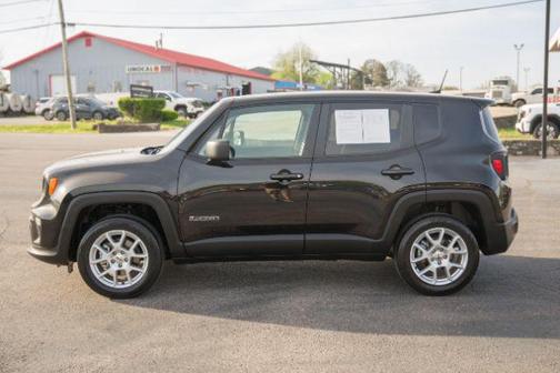 Black Clearcoat 2023 Jeep Renegade Latitude