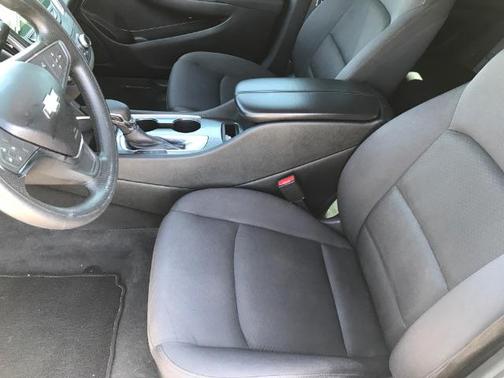 Summit White 2021 Chevrolet Malibu FWD LT