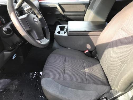 2011 Nissan Titan SV