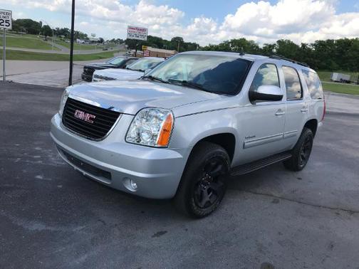 Quicksilver Metallic 2014 GMC Yukon SLT