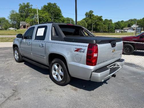 Sheer Silver Metallic 2011 Chevrolet Avalanche 1500 LTZ