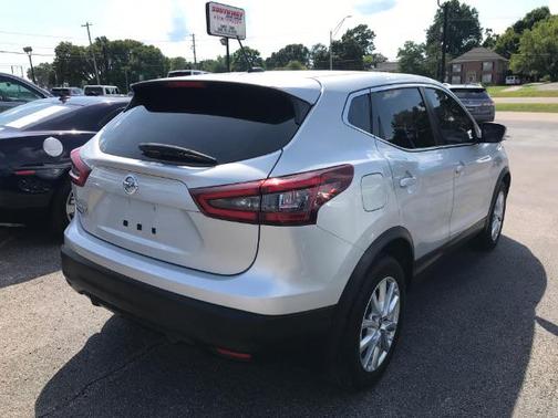 Brilliant Silver Metallic 2021 Nissan Rogue Sport S