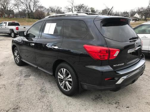2018 Nissan Pathfinder SV