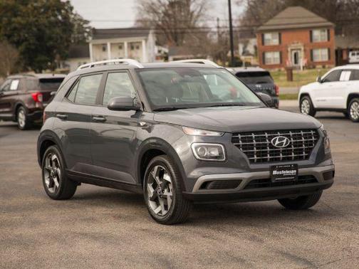 2023 Hyundai VENUE SEL