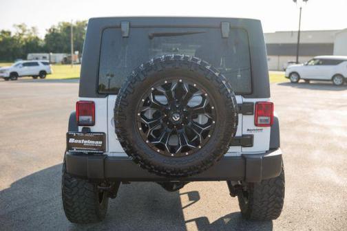 Bright White Clearcoat 2018 Jeep Wrangler JK Unlimited Sport