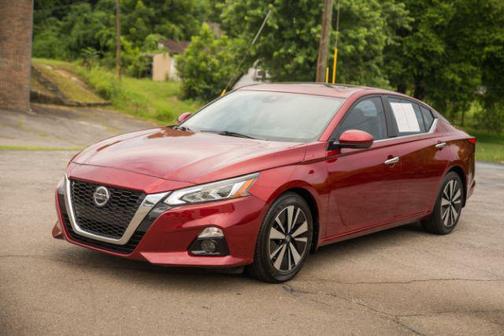 Red 2019 Nissan Altima 2.5 SV
