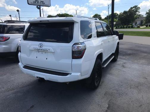 Super White 2017 Toyota 4Runner SR5