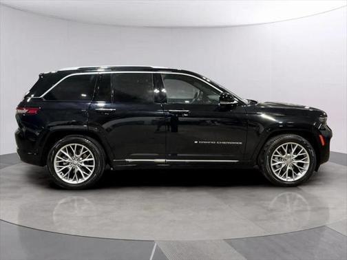 2023 Jeep Grand Cherokee Summit