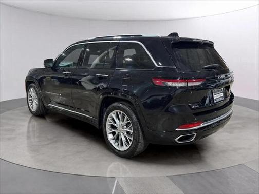 2023 Jeep Grand Cherokee Summit