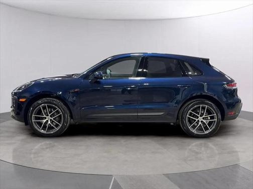 2022 Porsche Macan Base