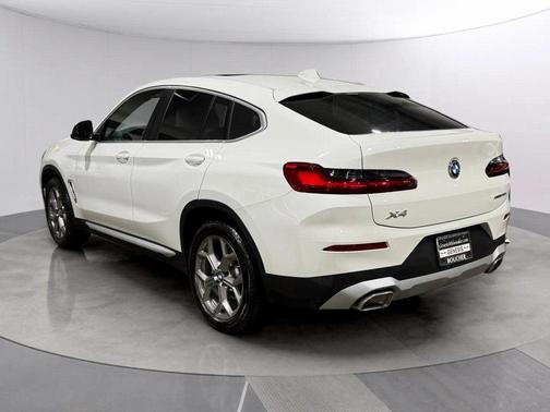 2025 BMW X4 xDrive30i