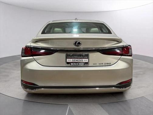 2022 Lexus ES 250 Base