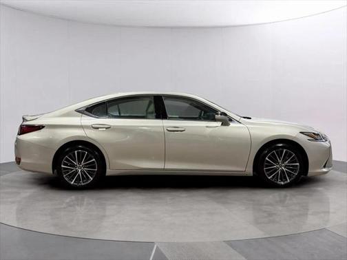 2022 Lexus ES 250 Base