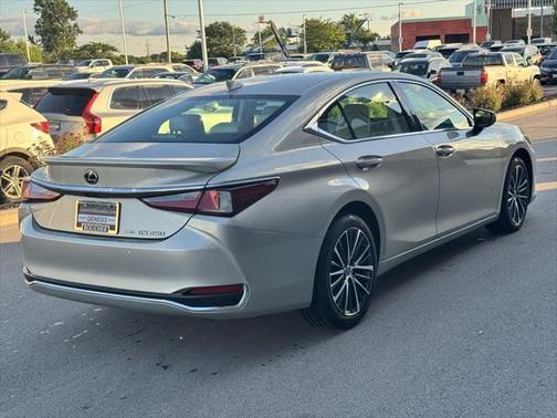 2022 Lexus ES 250 Base