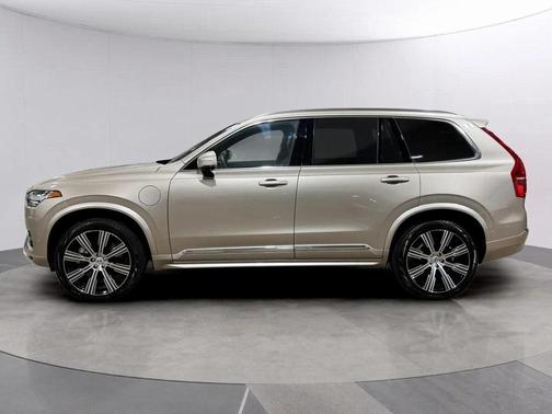 2024 Volvo XC90 Recharge Plug-In Hybrid T8 Ultimate Bright Theme 7-Seater