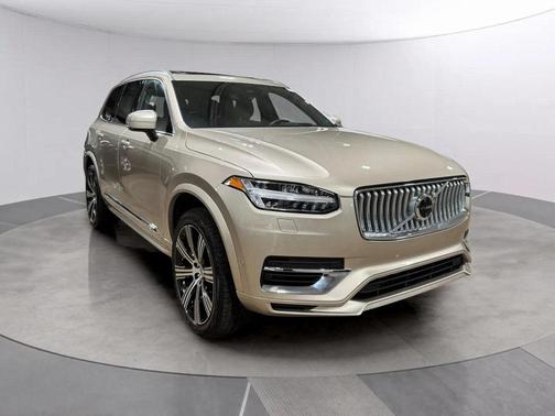 2024 Volvo XC90 Recharge Plug-In Hybrid T8 Ultimate Bright Theme 7-Seater
