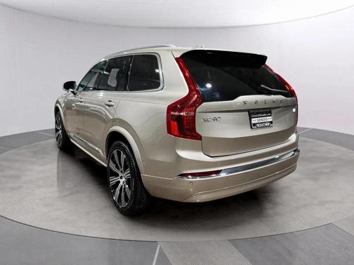 2024 Volvo XC90 Recharge Plug-In Hybrid T8 Ultimate Bright Theme 7-Seater