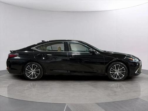 2022 Lexus ES 350 Base