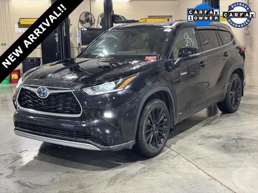 2021 Toyota Highlander Hybrid Platinum