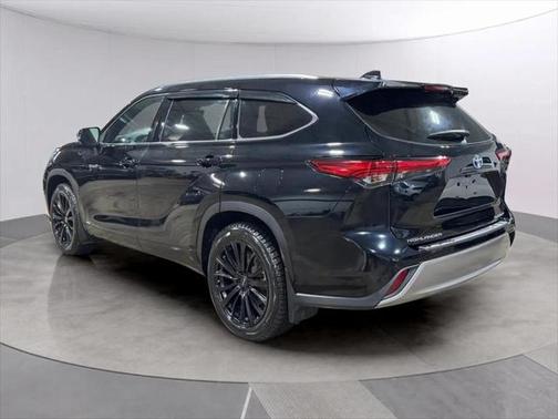2021 Toyota Highlander Hybrid Platinum
