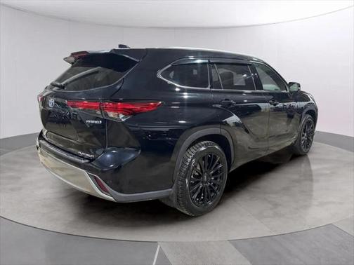 2021 Toyota Highlander Hybrid Platinum
