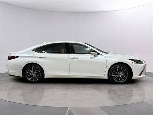 2023 Lexus ES 350 Base