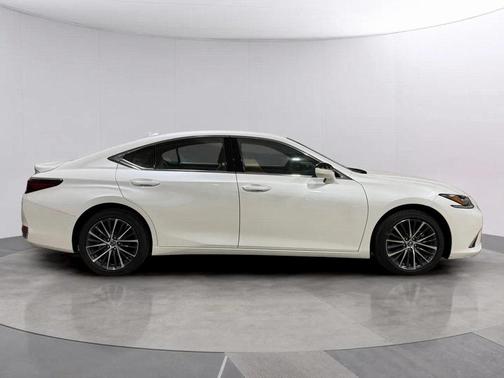 2022 Lexus ES 250 Base